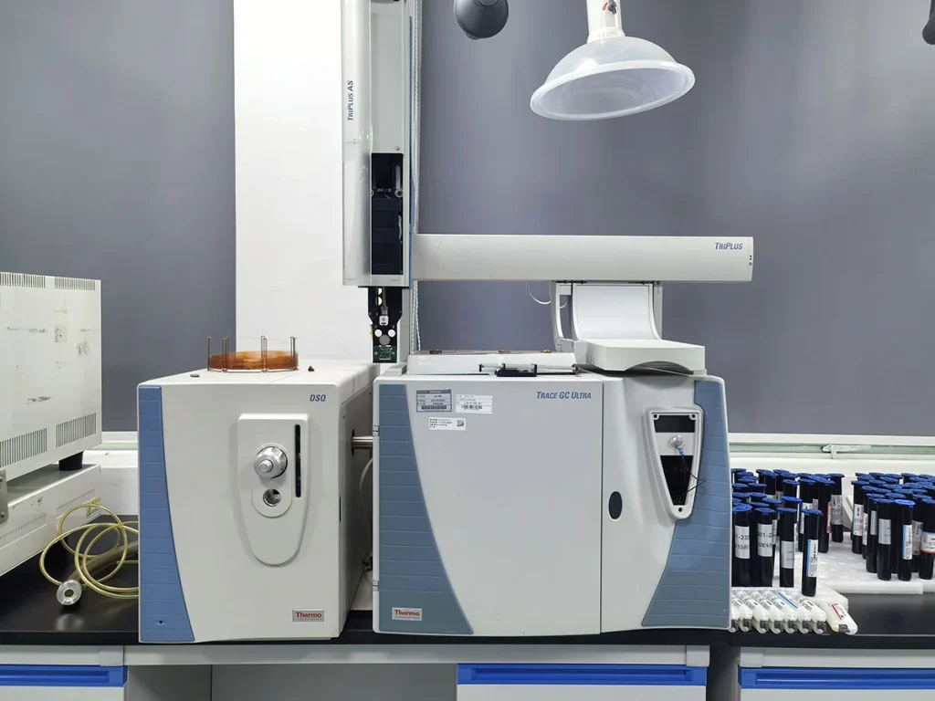 Thermo Trace GC Ultra DSQ GC-MS mass spectrometer for industrial UV adhesive chemical composition and volatile organic compound testing